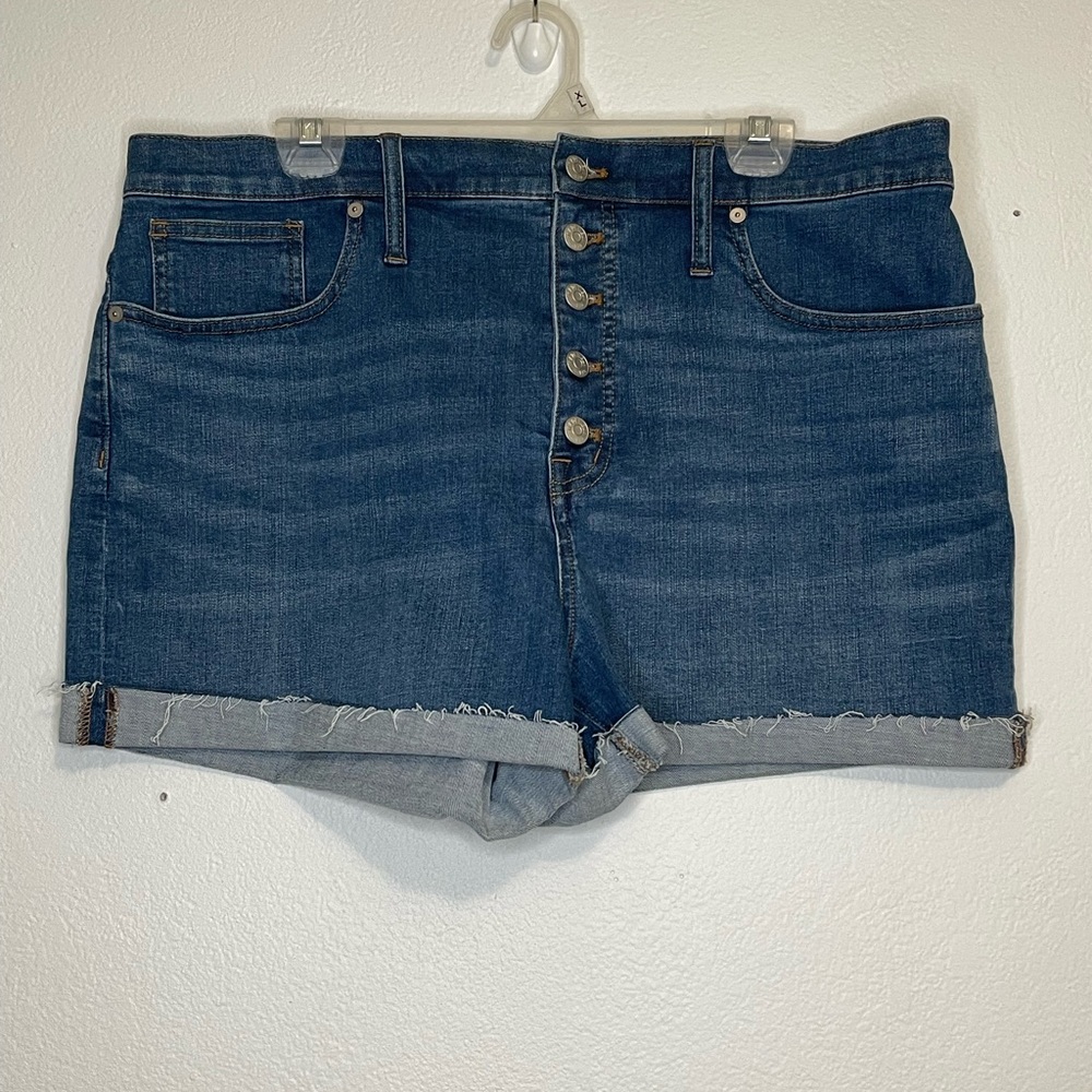 Madewell High Rise Button-Front Shorts - Size 32
